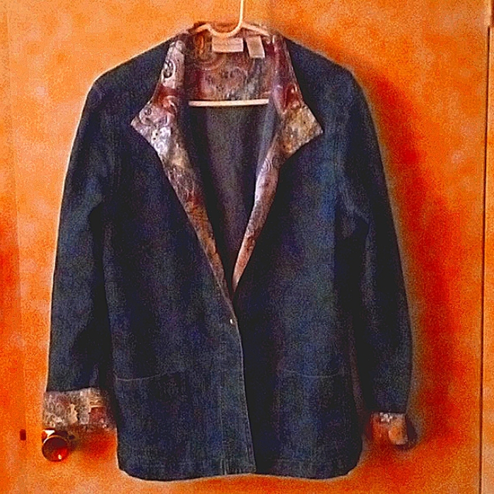 Alfred dunner lightweight jacket gold buttons. Blue Denim n Pattern